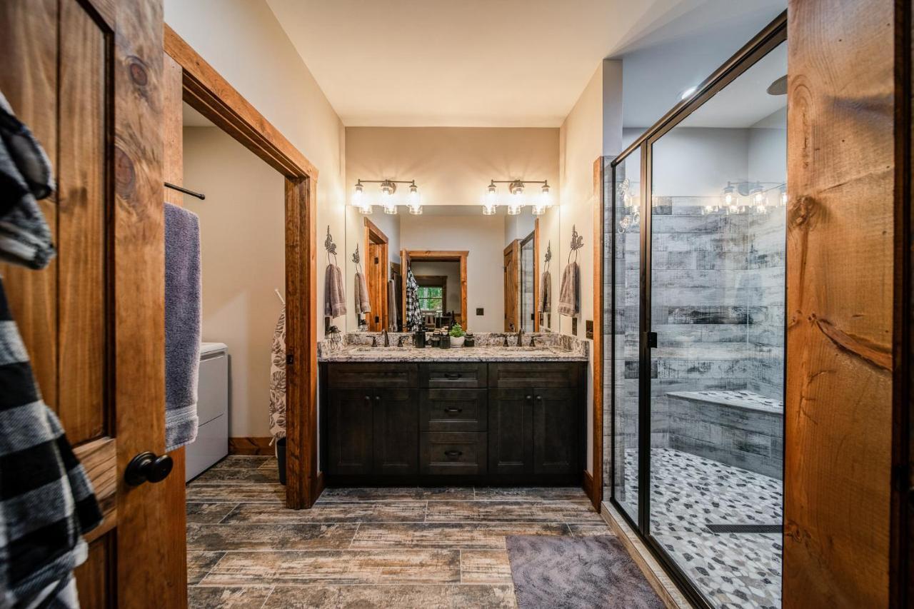 Brand New Build Luxury Mountain Chalet With Hot Tub, Pool, Game Room, Premium Features Ellijay Exterior photo